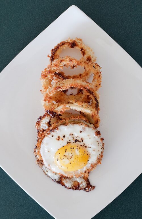 Onion-Ring-Fried-Egg-7-666x1024