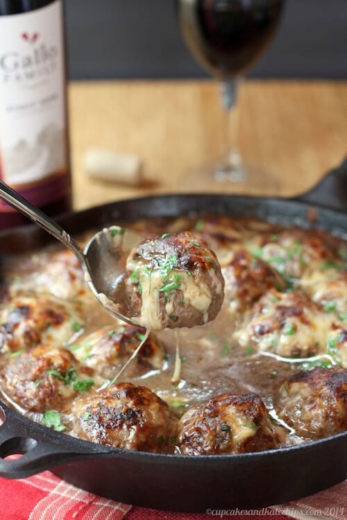 French-Onion-Soup-au-Gratin-Stuffed-Meatballs-3