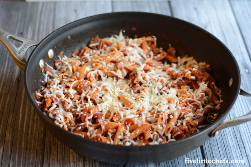 When it comes to comfort food there is nothing better than pasta! Check out all of these amazing Warming Pasta Dishes With Onions! 