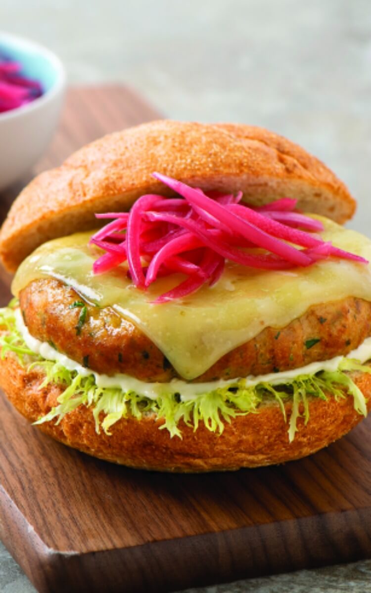 Turkey Burger with pickled onions 