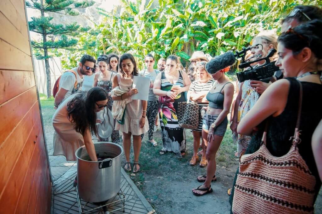 Onion skin dyeing workshop in Italy, led by Maria Elena Pombo.